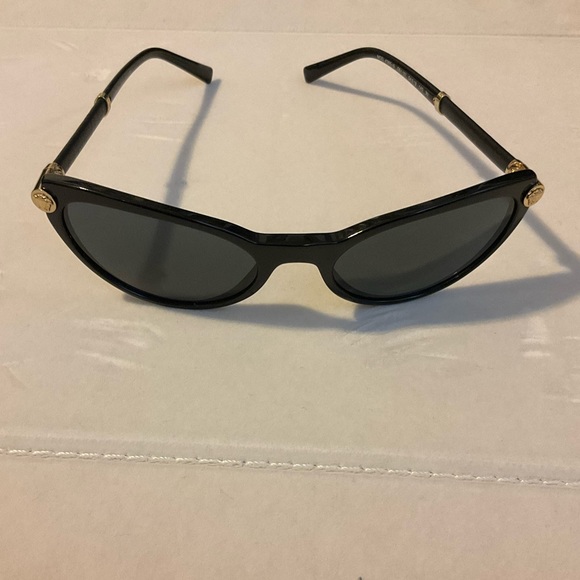 Authentic Versace cat eyes sunglasses - Picture 2 of 10